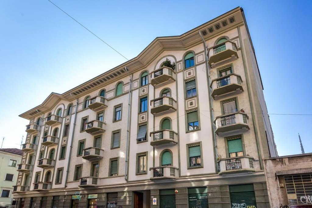 In Verticale Turin Exteriör bild